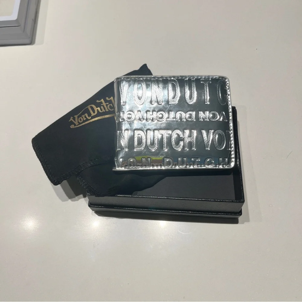 Von Dutch Wallet Silver in Bag and Box
